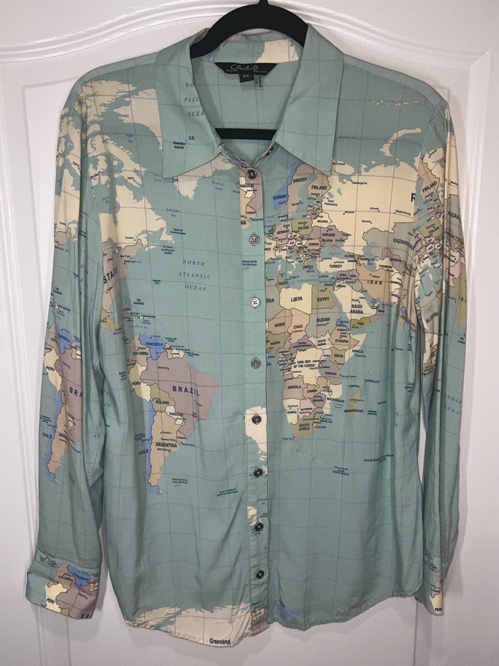 Charlie B World Map Seafoam Long Sleeve Button Down Blouse Women’s Size Large